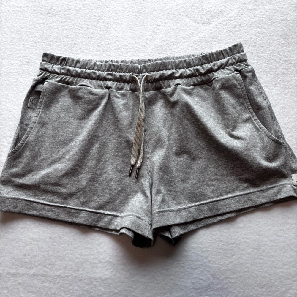 Vuori Gray Performance Shorts Drawstring Zip Pock… - image 1